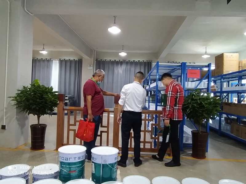 91看片网站视频客户参观仓库